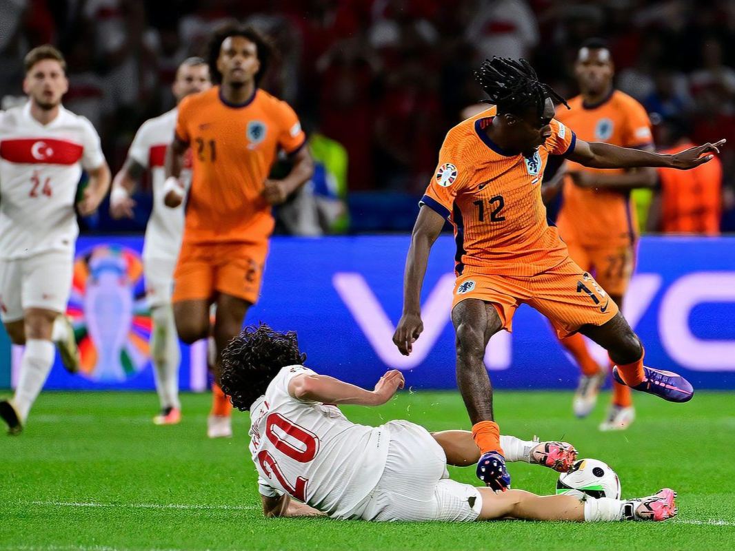 欧洲国家足球队火拼激情触碰的简单介绍 欧洲国家足球队火拼激情触碰的简单介绍