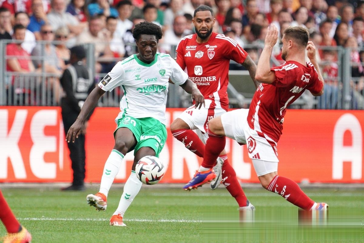 关于圣埃蒂安客场小胜圣艾蒂安,保持领先优势的信息 关于圣埃蒂安客场小胜圣艾蒂安,保持领先优势的信息