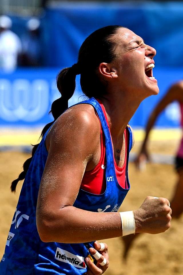 关于女子篮球比赛再现悬念，西班牙队奋力晋级的信息