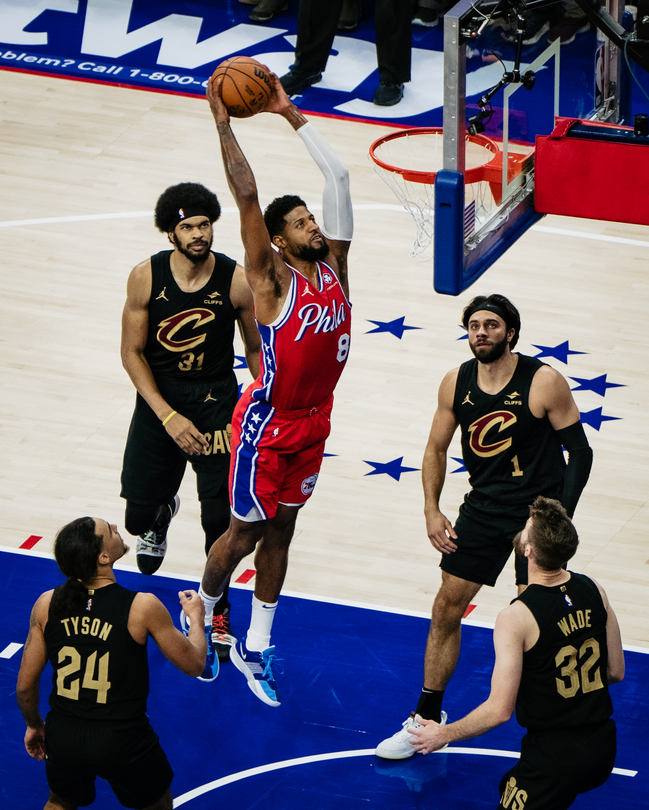 包含湖人绝杀步行者，米切尔点燃赛场的词条