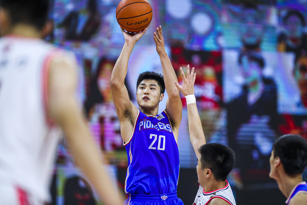 深圳队横扫爵士，易建联关键制胜的简单介绍