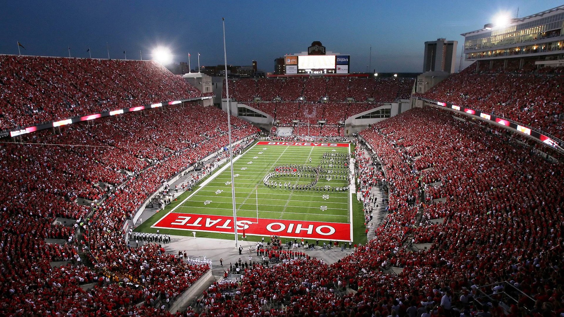 莱万评分拉满!荷兰式坚韧难敌曼城精密机器,赛后数据揭示真正差距